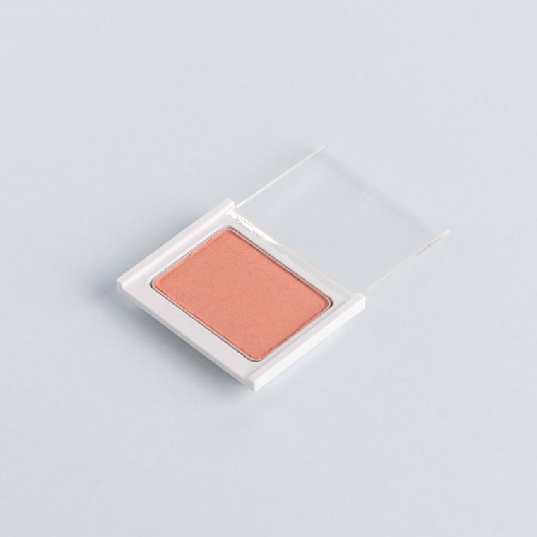 110 C チークカラー 102(ももいろ)